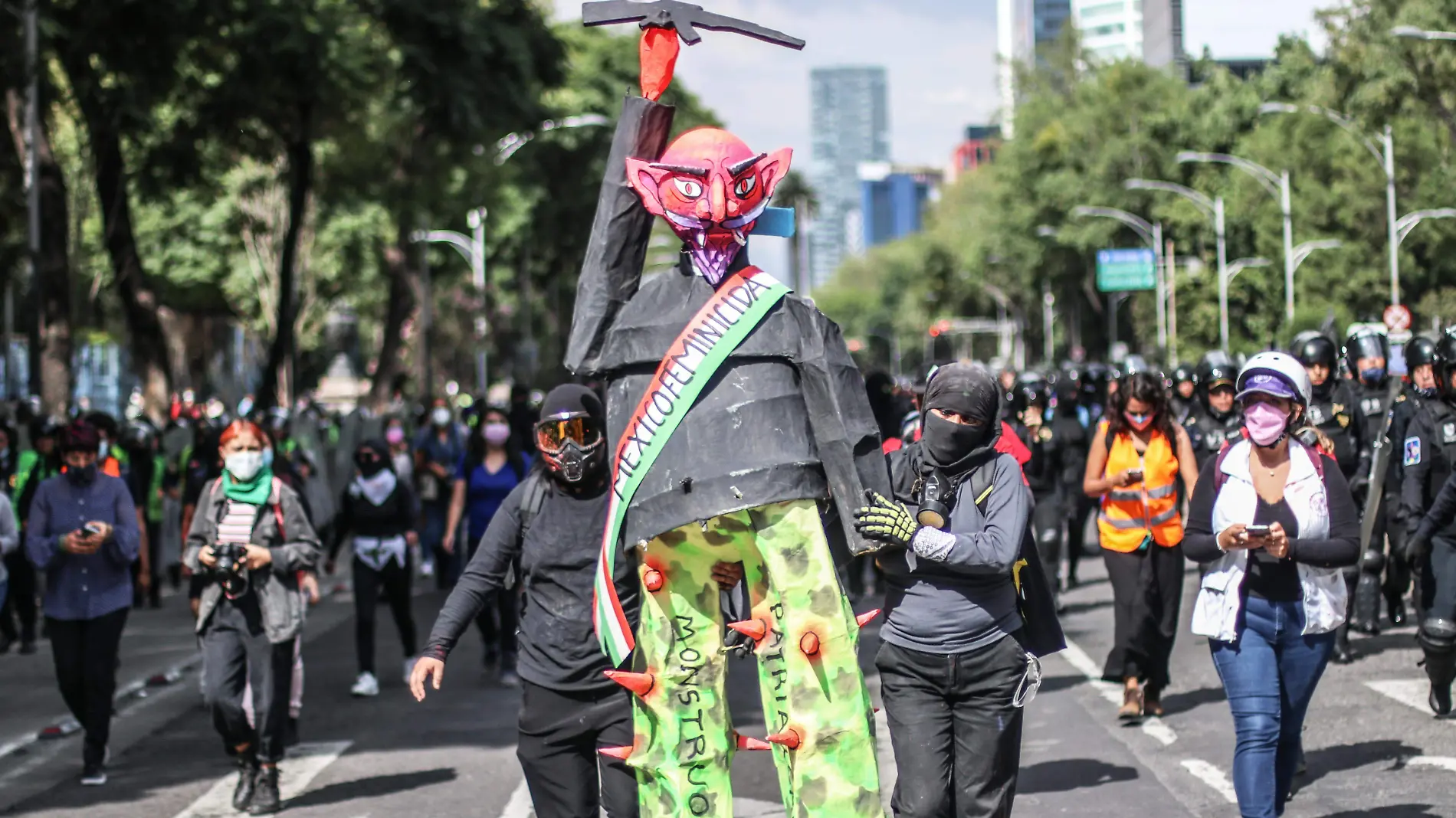 Feministas-Marcha-Granaderos-Criminalizacion de la protesta (13)